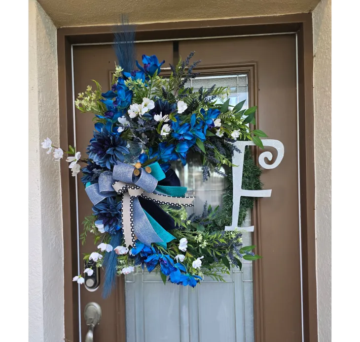 Aura and Ivy Decor