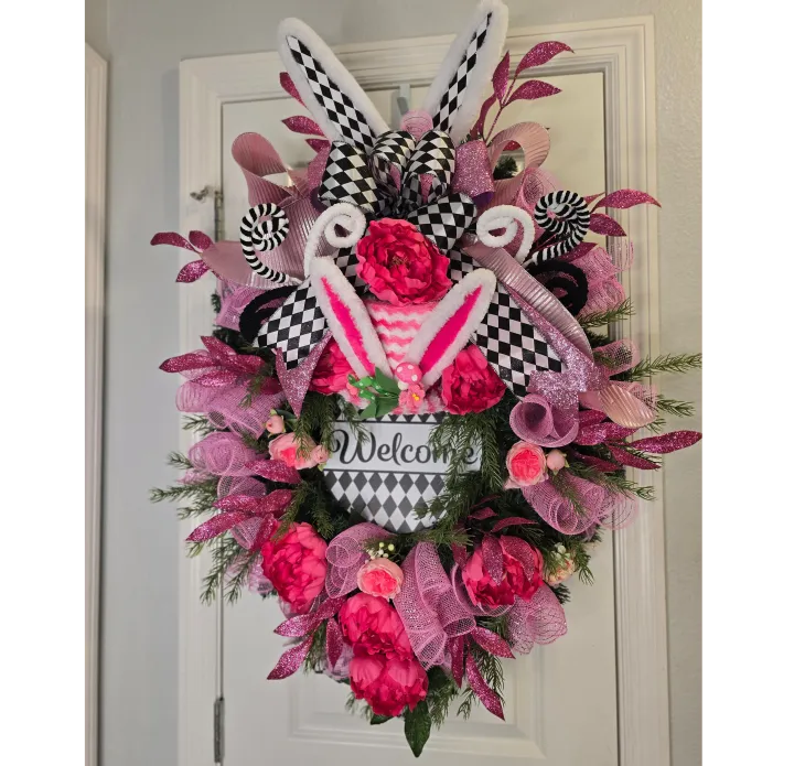 Aura and Ivy Decor
